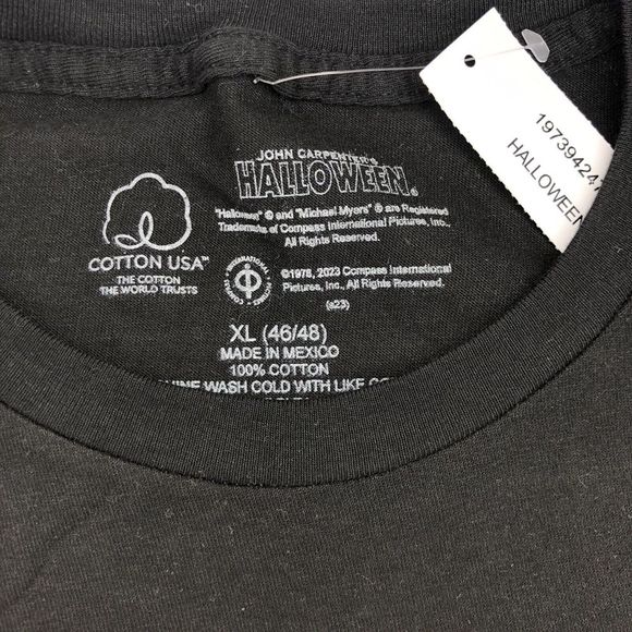 John Carpenters Halloween Unisex XL Black Graphic Print Short Sleeve T Shirt NWT - Picture 4 of 4